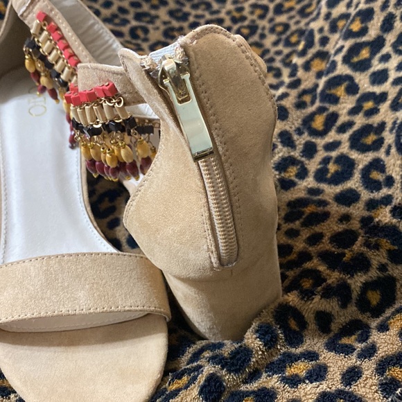 Cato Tan Block Heel with Beaded Ankle Size 8 - Picture 6 of 7